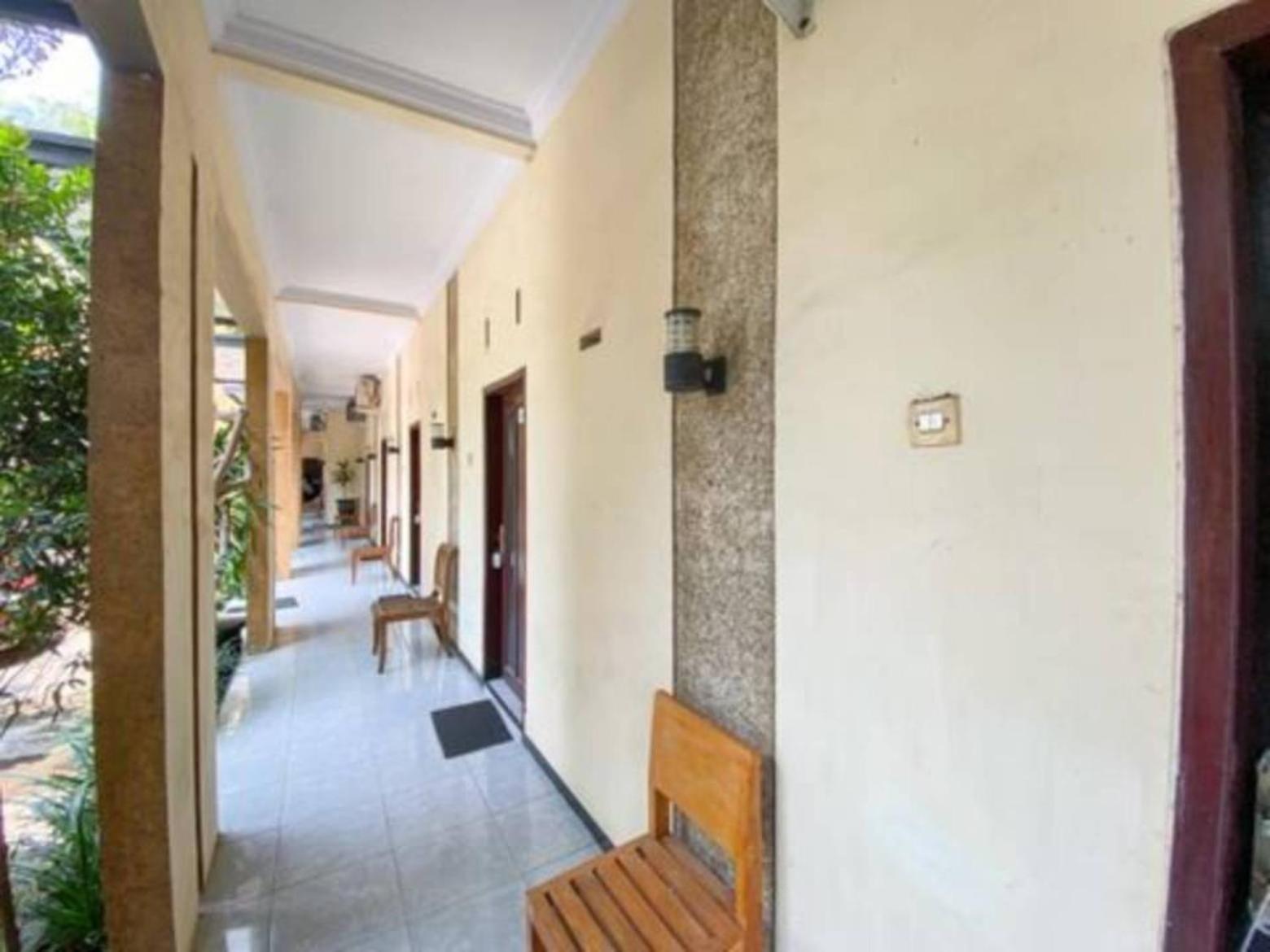 Surya Guest House Проболинго Екстериор снимка