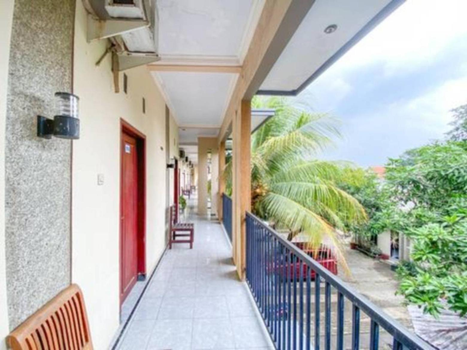 Surya Guest House Проболинго Екстериор снимка