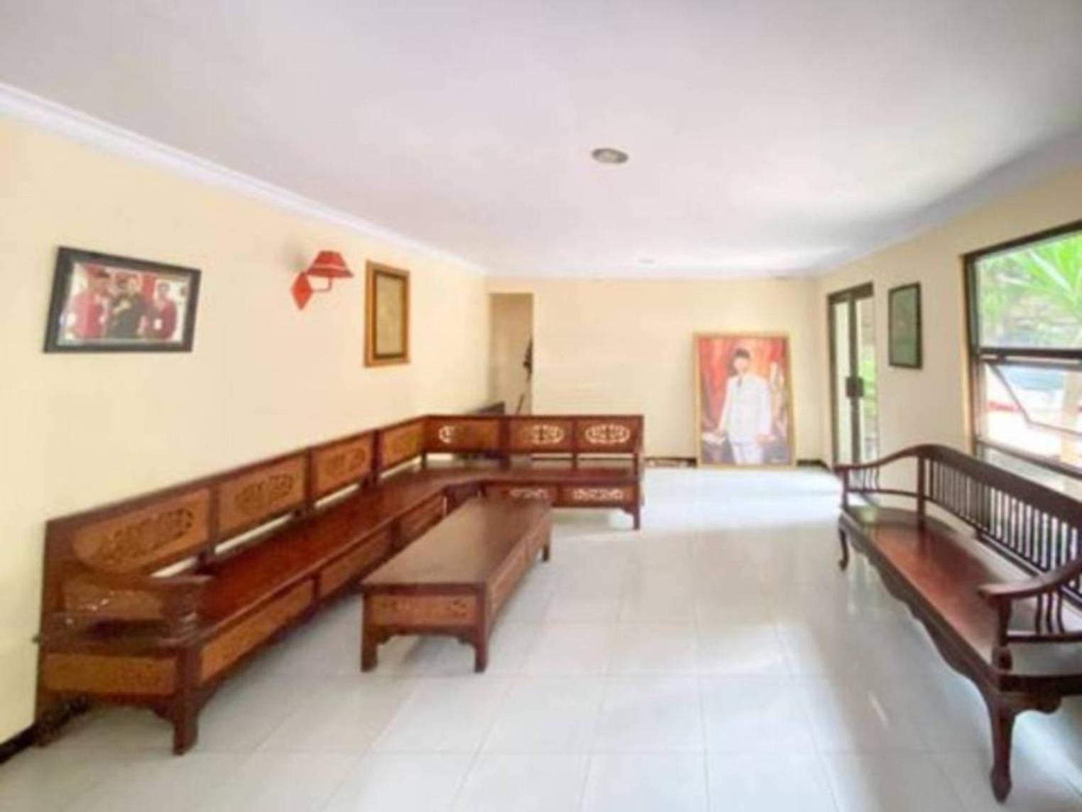 Surya Guest House Проболинго Екстериор снимка
