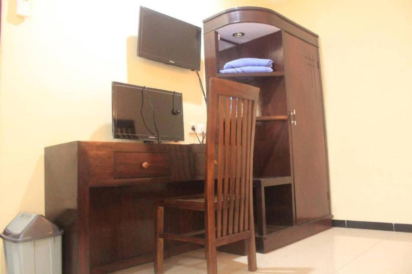Surya Guest House Проболинго Екстериор снимка