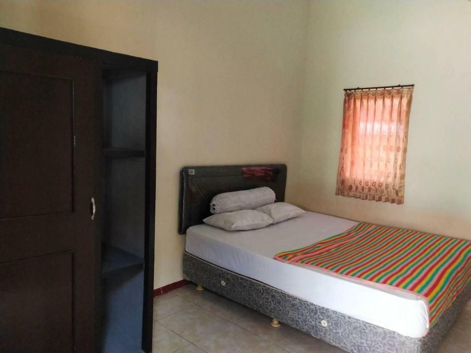 Surya Guest House Проболинго Екстериор снимка
