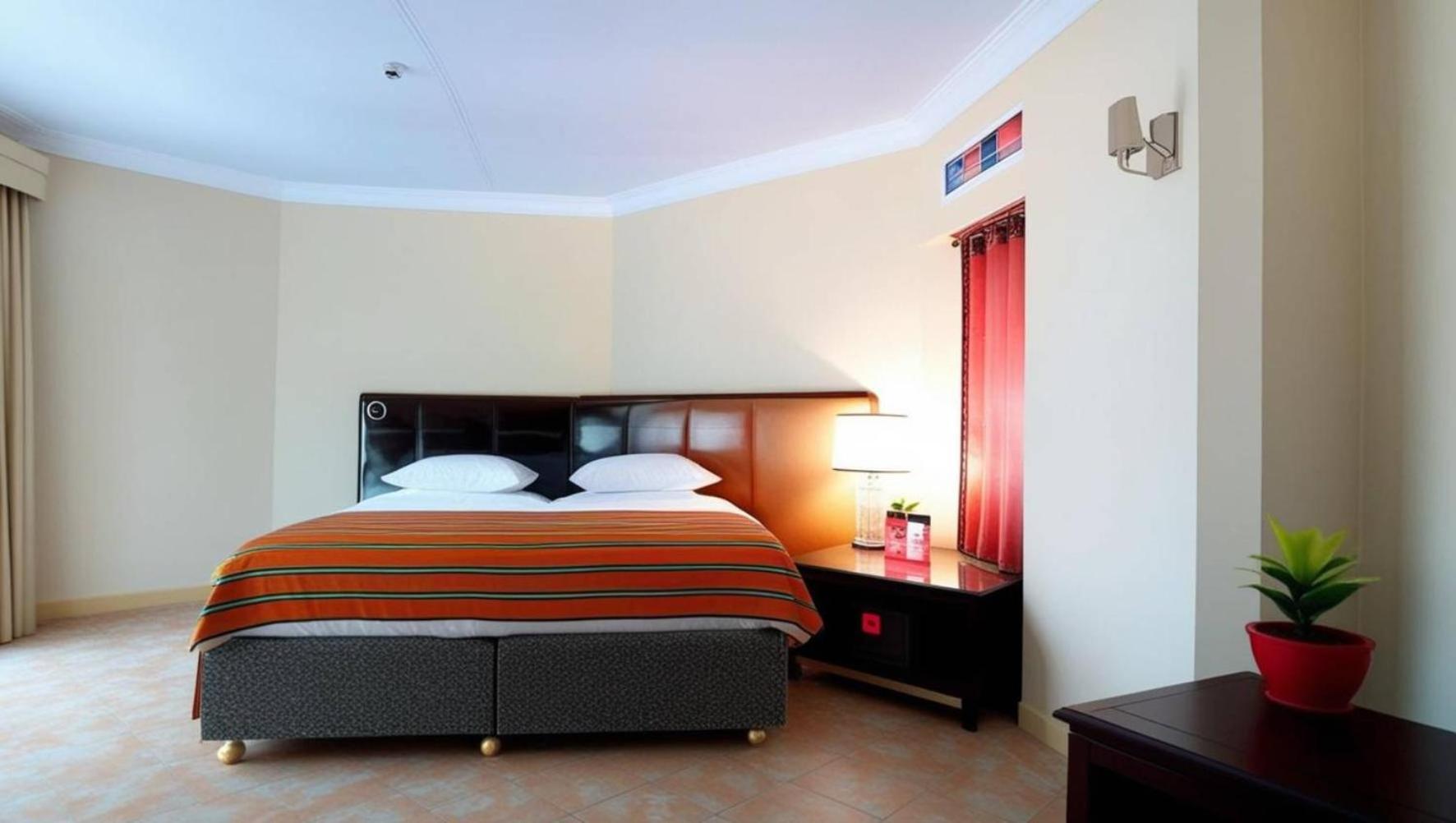 Surya Guest House Проболинго Екстериор снимка