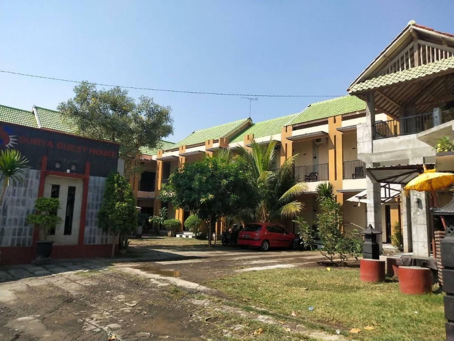 Surya Guest House Проболинго Екстериор снимка